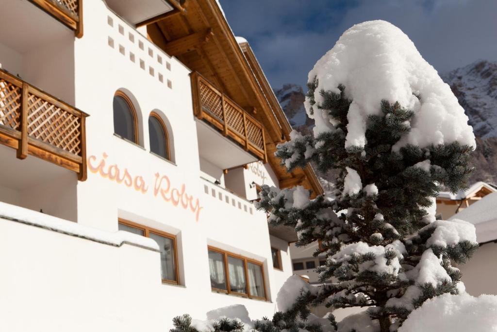 Ciasa Roby Hotel San Cassiano  Exterior photo