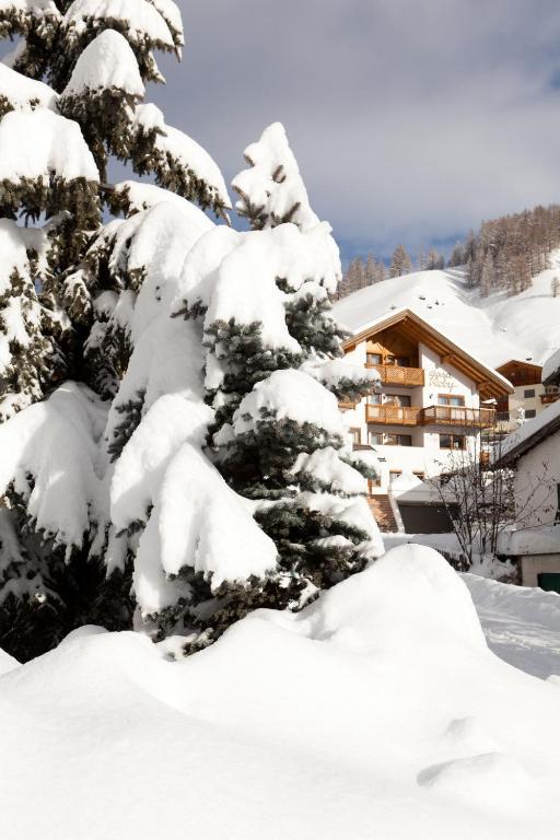 Ciasa Roby Hotel San Cassiano  Exterior photo